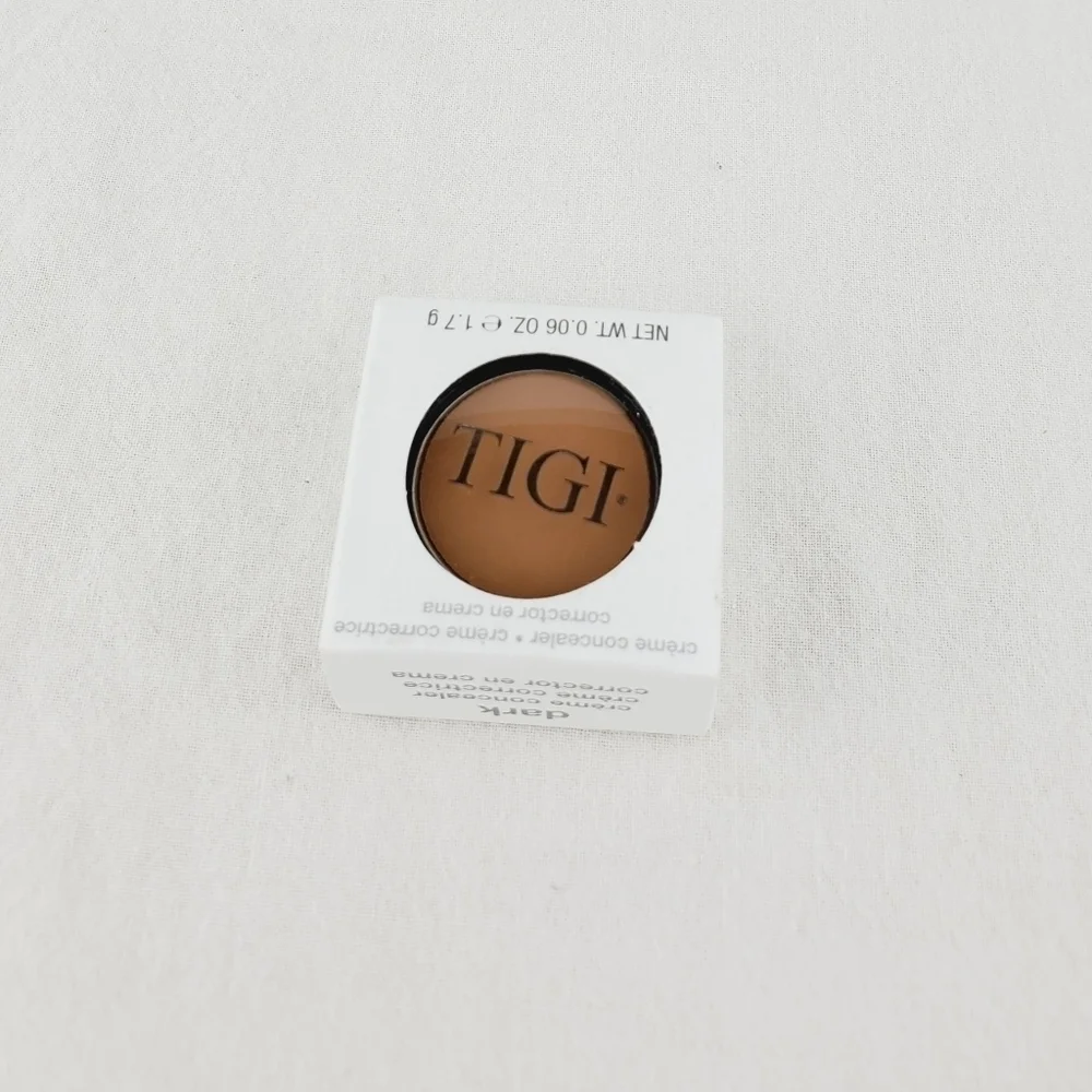 LAST ONE ❤️ TIGI cream concealer shade Dark